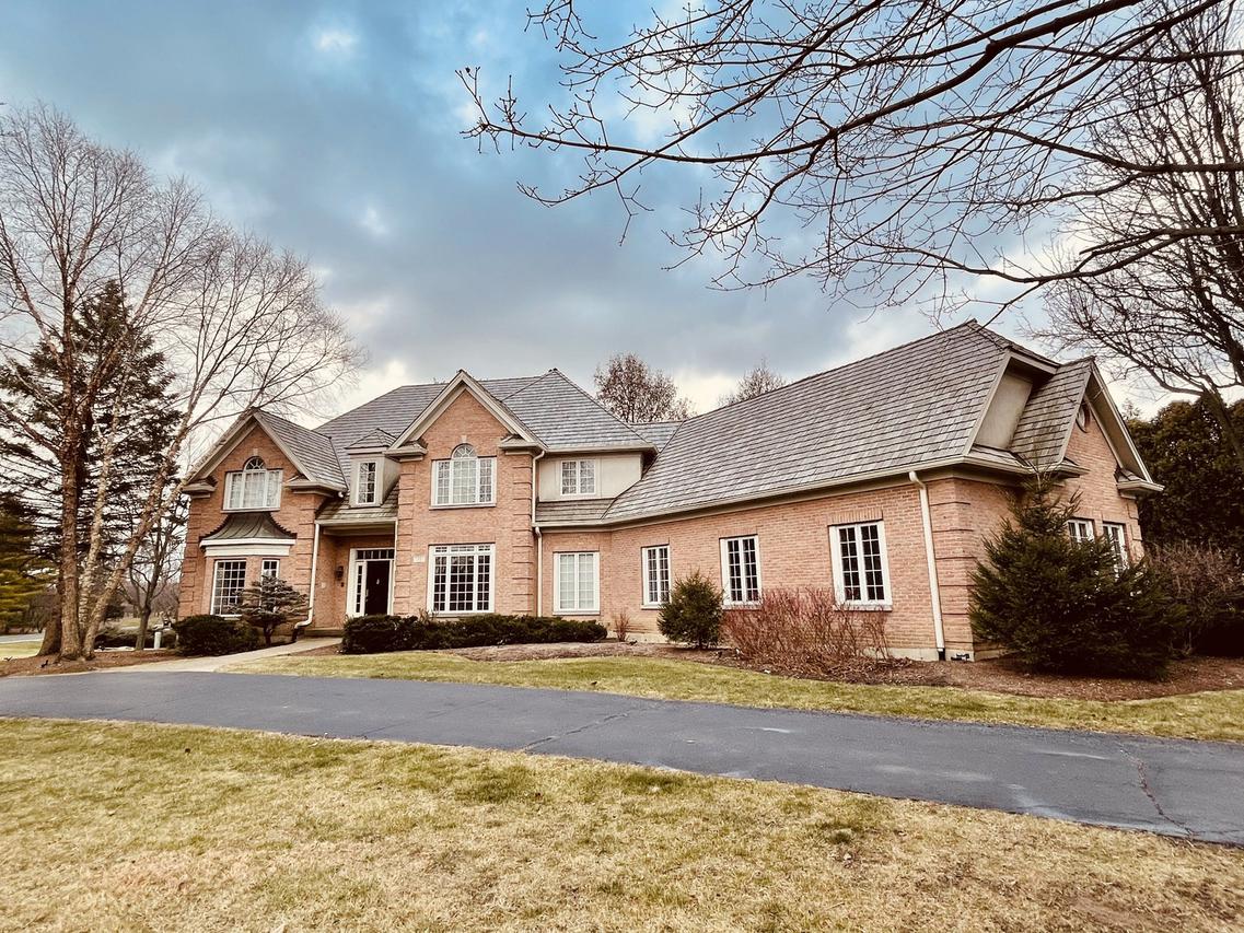 11 S Wynstone Dr., Barrington, IL 60010