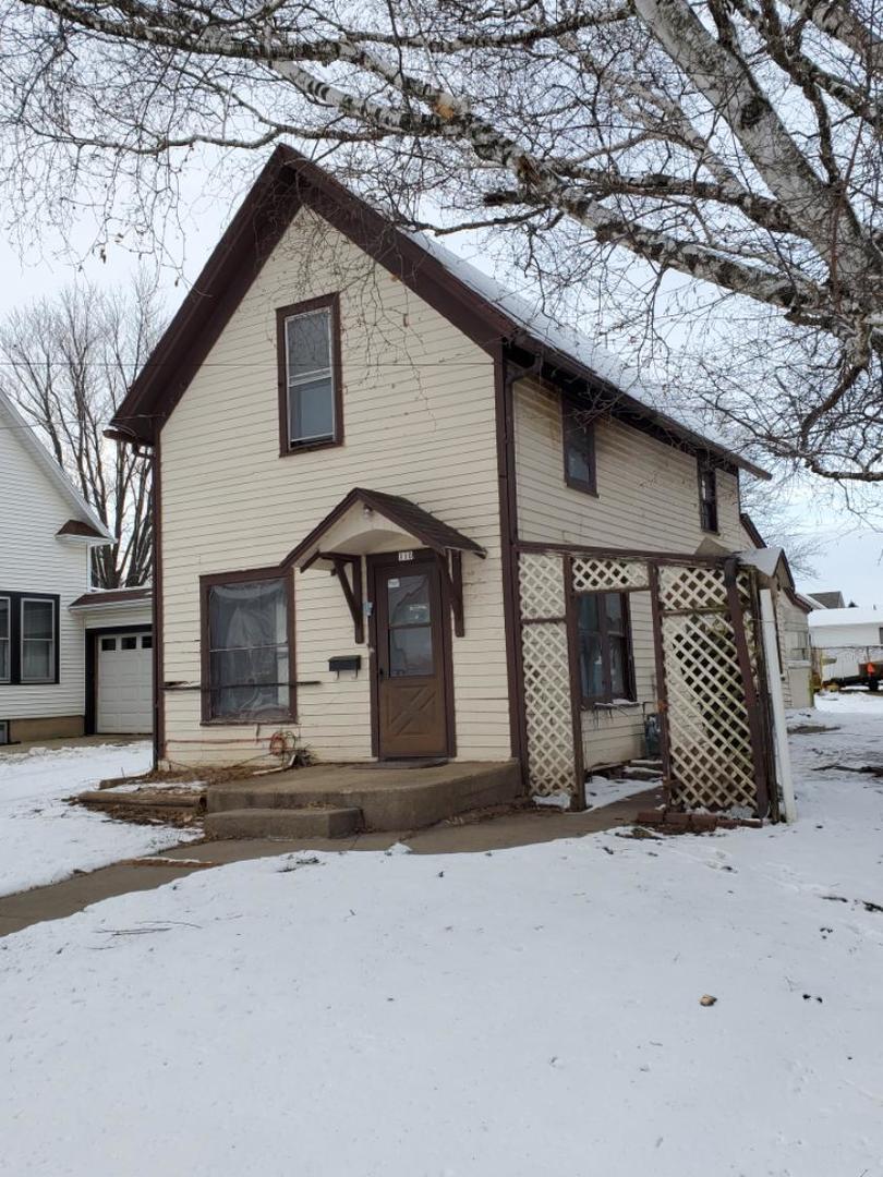 110 W Shaffer St., Dakota, IL 61018