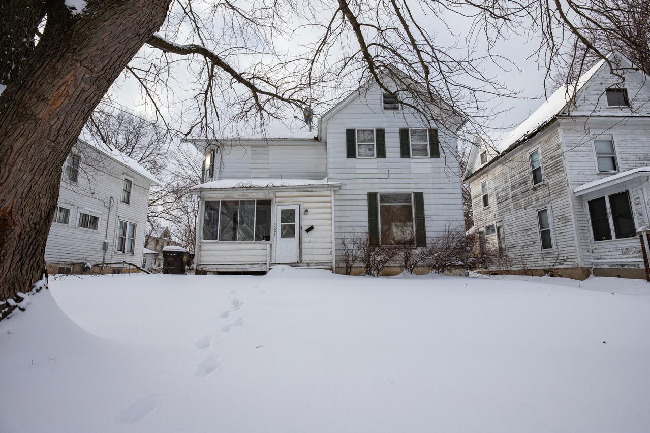 624 S Benton Ave., Freeport, IL 61032