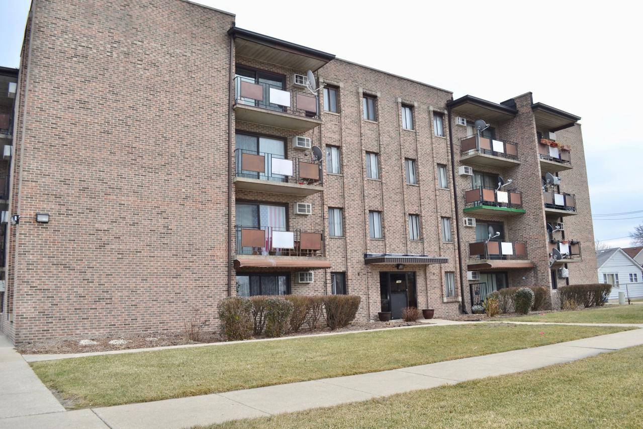 7945 S Oketo Ave. #304, Bridgeview, IL 60455