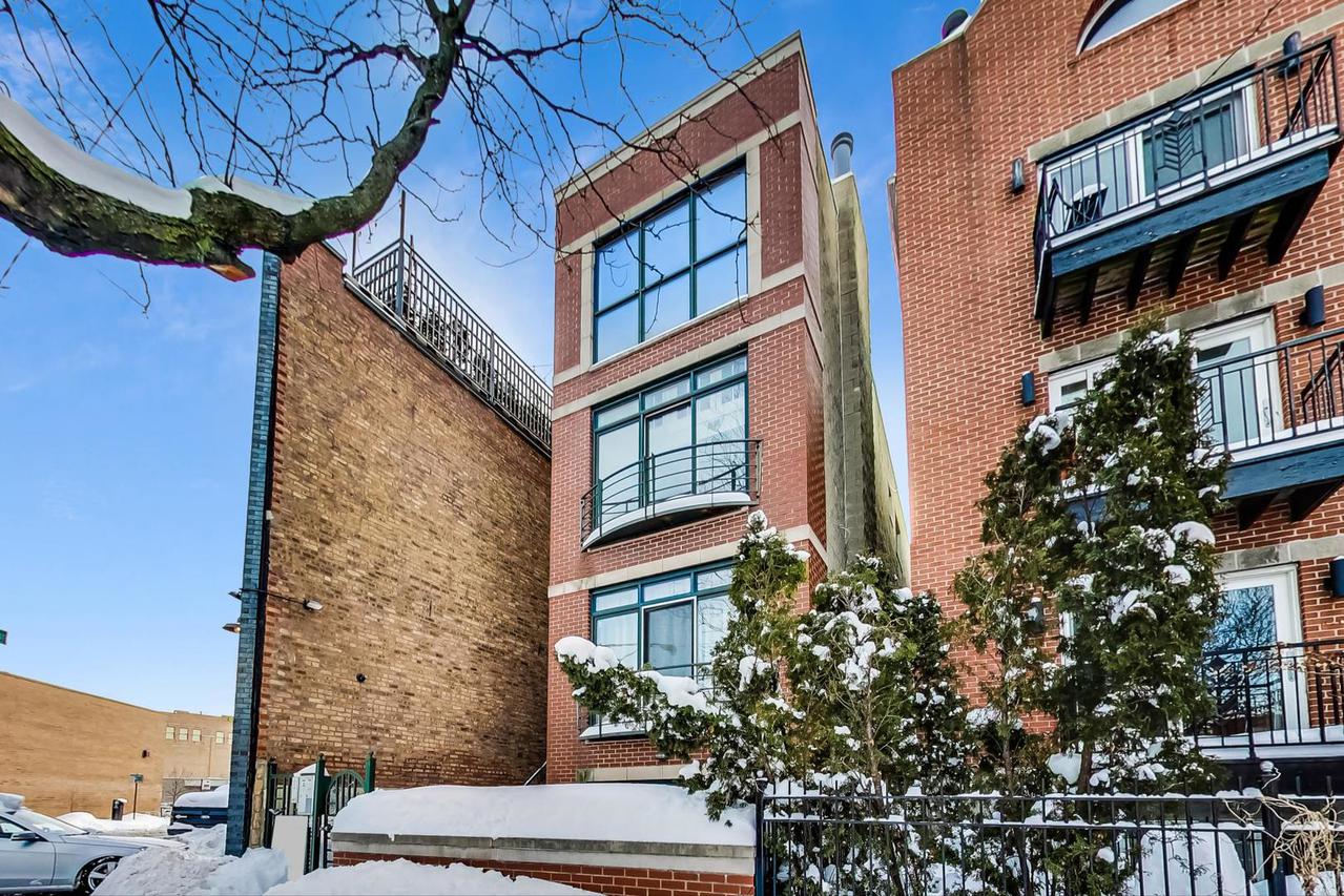 1334 N Dean St. #2, Chicago, IL 60622
