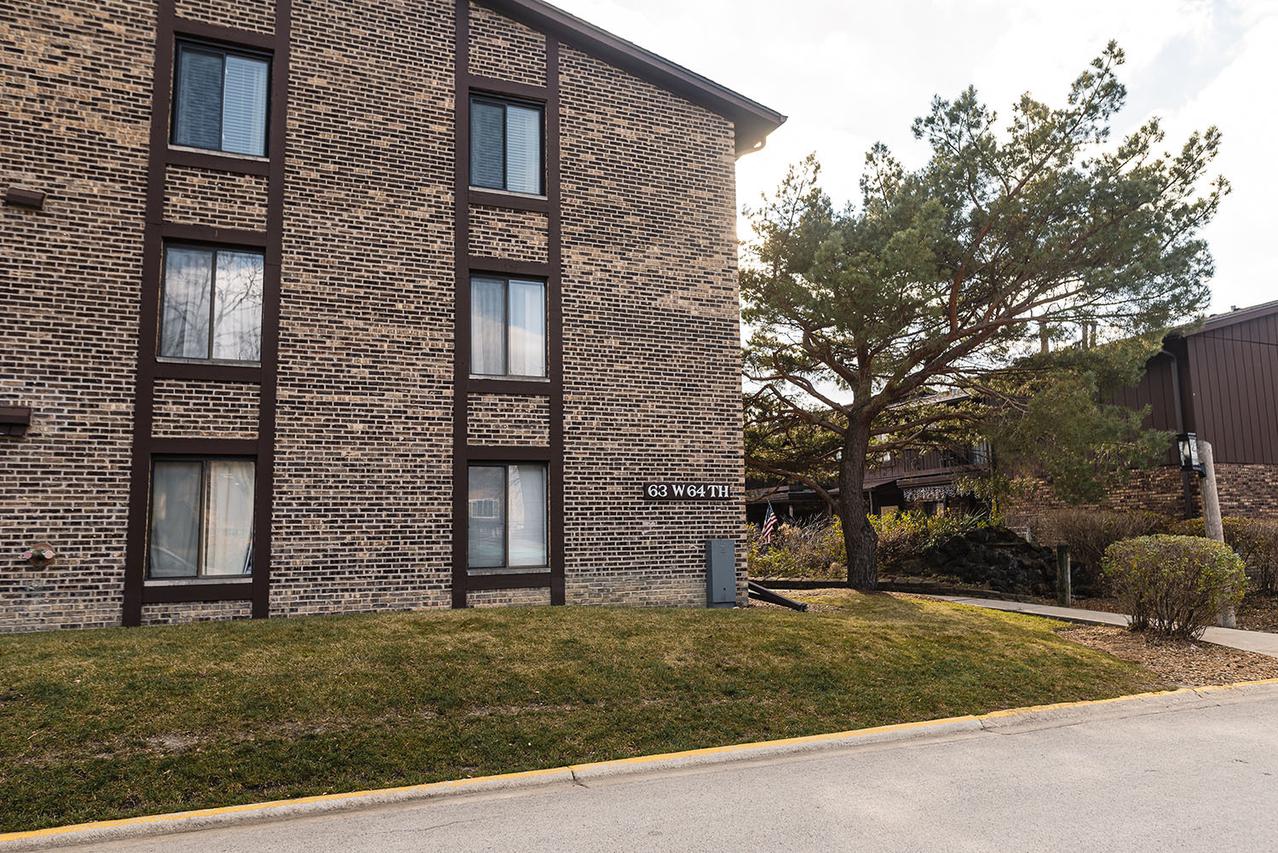 63 W 64th St. #301, Westmont, IL 60559