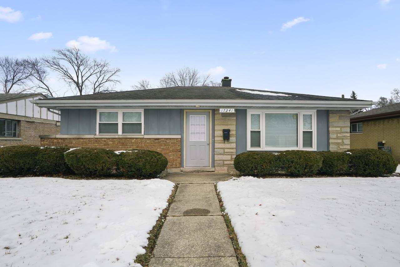 17241 Park Ave., Lansing, IL 60438