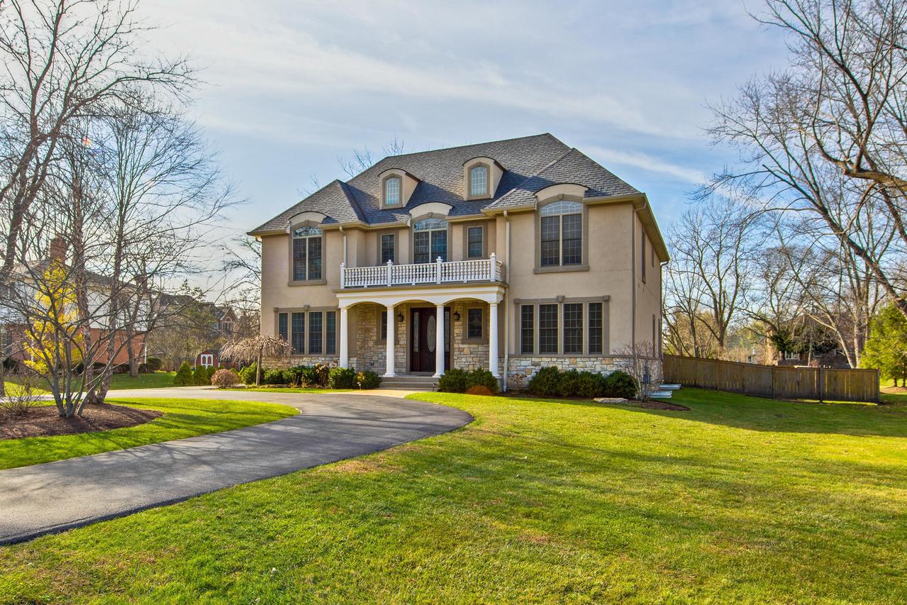 1900 Strenger Ln., Riverwoods, IL 60015