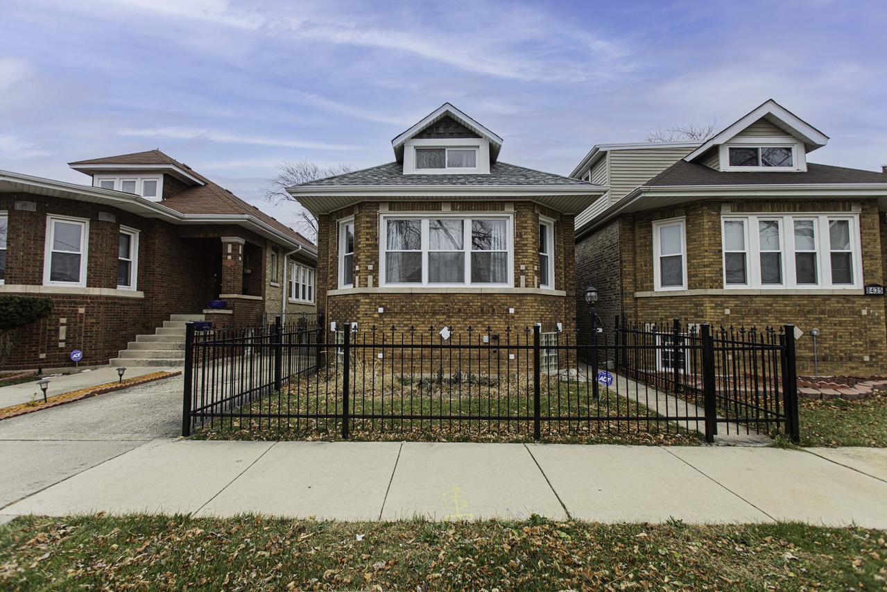8433 S Hermitage Ave., Chicago, IL 60620