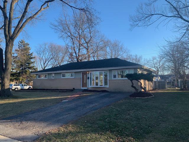 45 Des Plaines Ln., Hoffman Estates, IL 60169