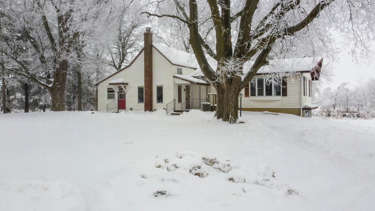 3422 S Walnut Rd., Freeport, IL 61032