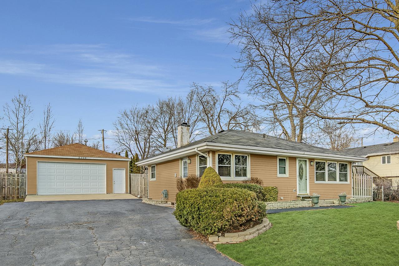 2304 E Sand Lake Rd., Lindenhurst, IL 60046