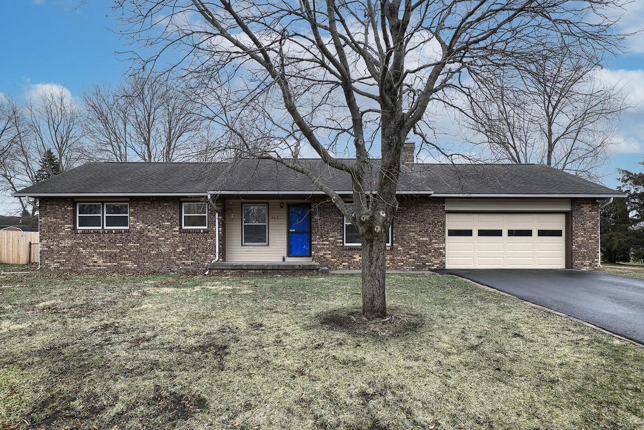 303 W Briarcliff Dr., St. Joseph, IL 61873