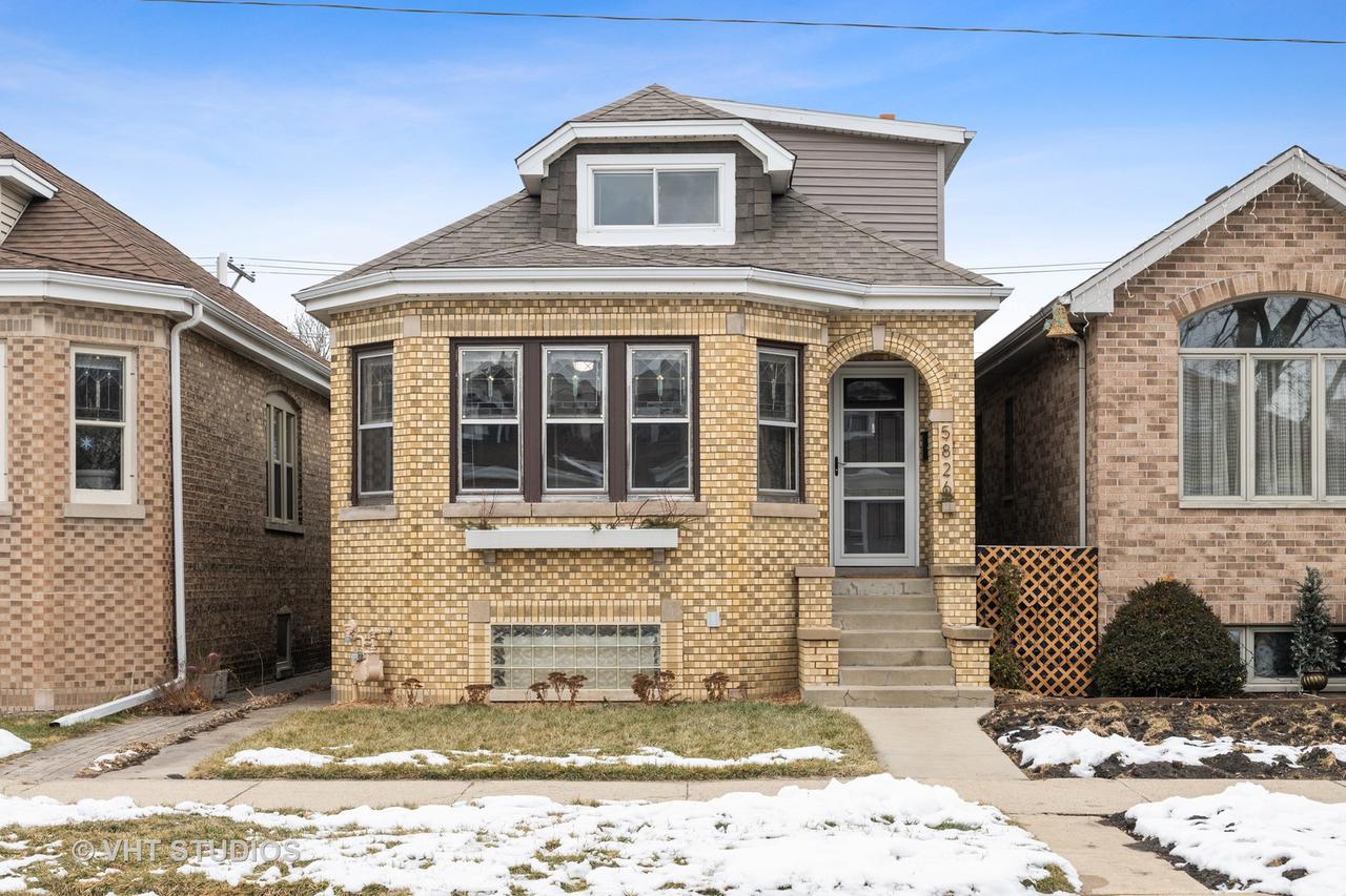 5826 W Gunnison St., Chicago, IL 60630