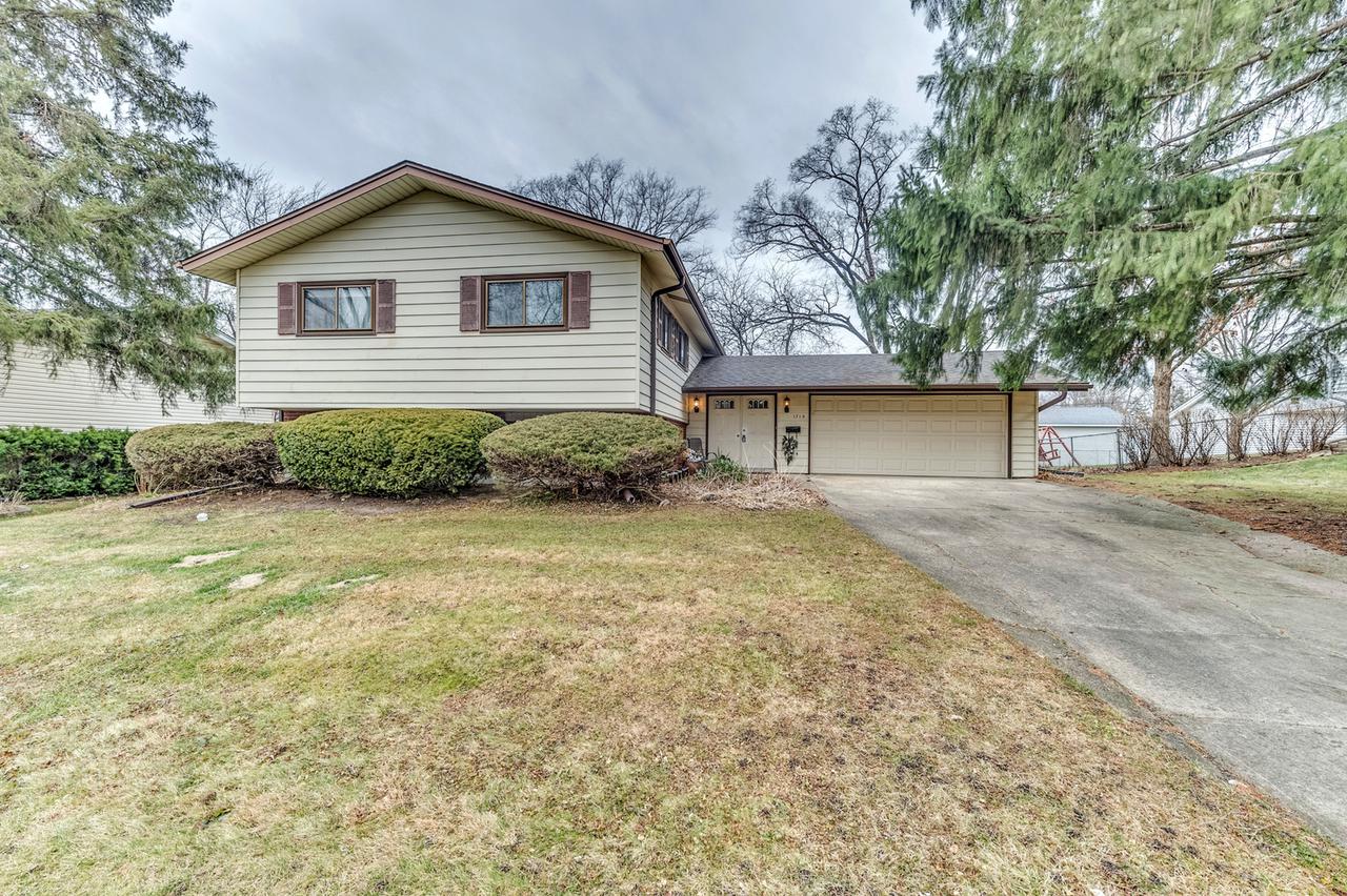 1715 Highland Blvd., Hoffman Estates, IL 60169