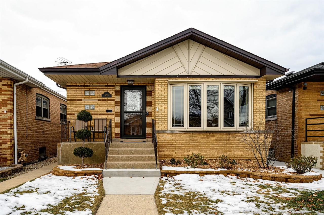 6719 W 64th St., Chicago, IL 60638