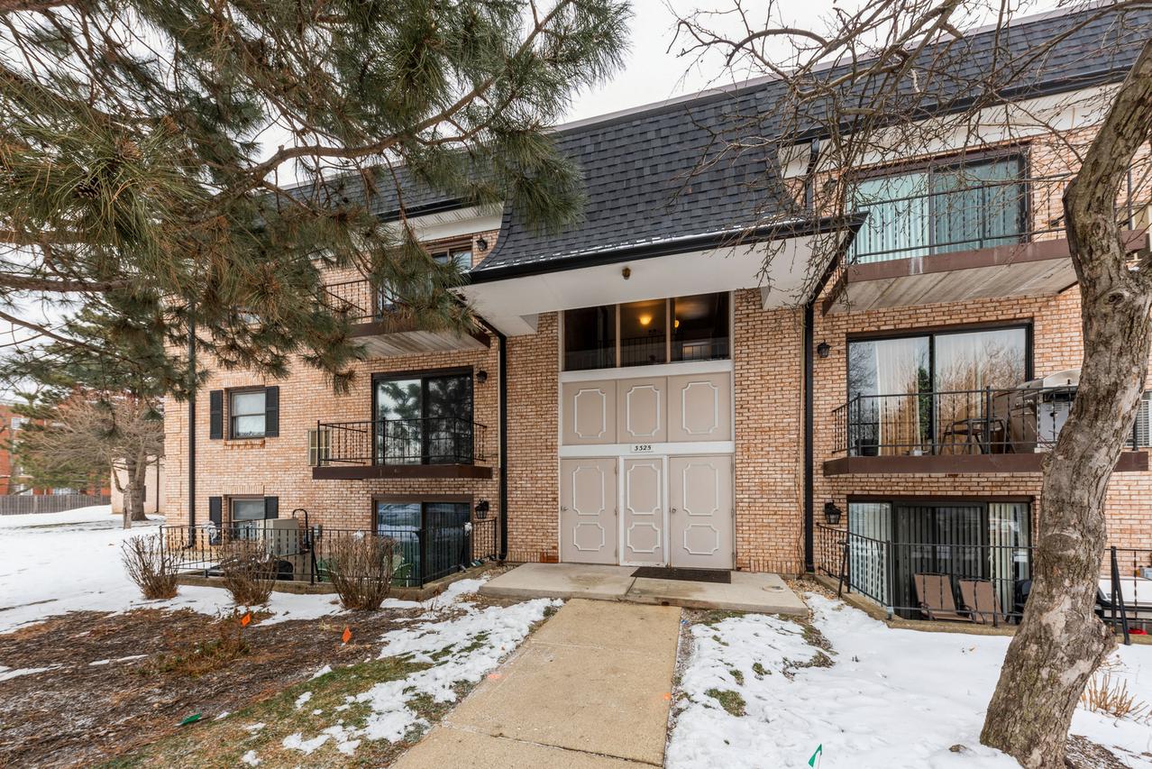 3325 Kirchoff Rd. #3A, Rolling Meadows, IL 60008