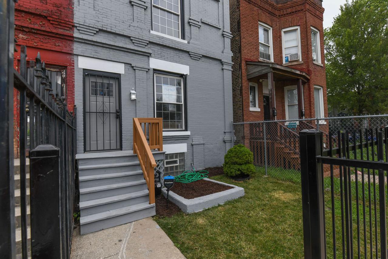232 N La Crosse Ave., Chicago, IL 60651