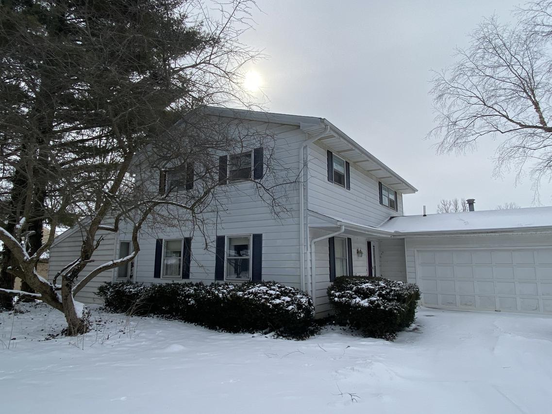1904 Peach St., Champaign, IL 61820