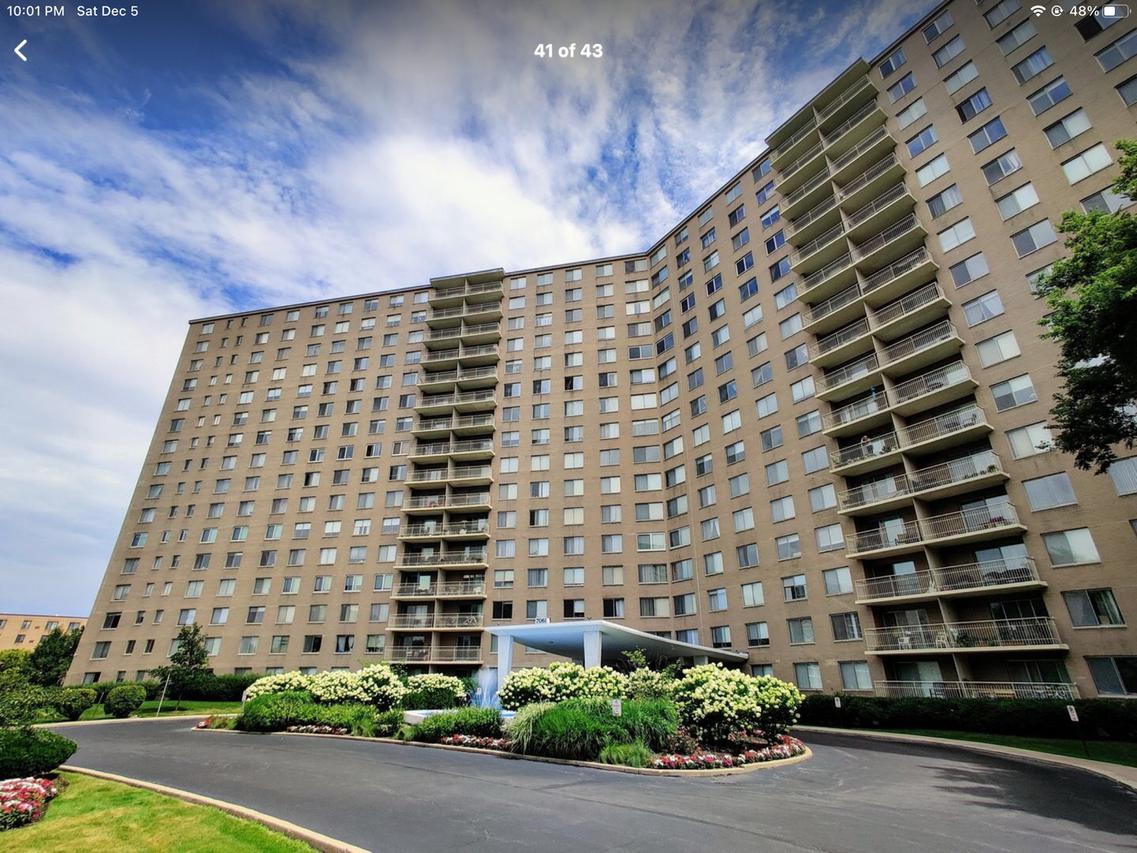 7061 N Kedzie Ave. #205, Chicago, IL 60645