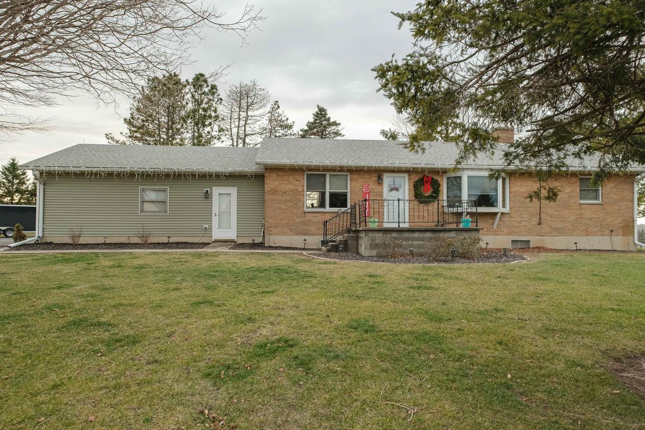 6466 E Husking Peg Rd., Chana, IL 61015