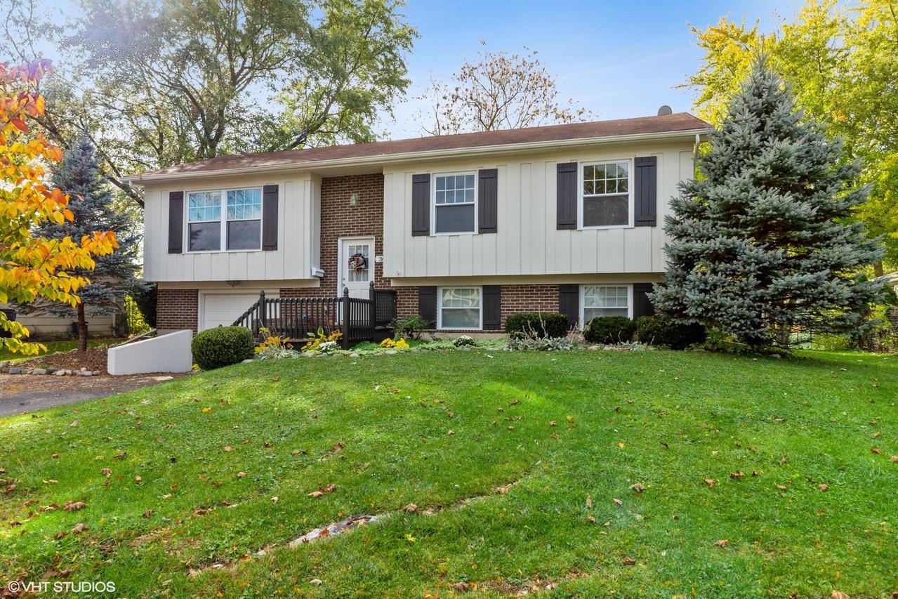 36 Red Haw Ln., Lake Zurich, IL 60047