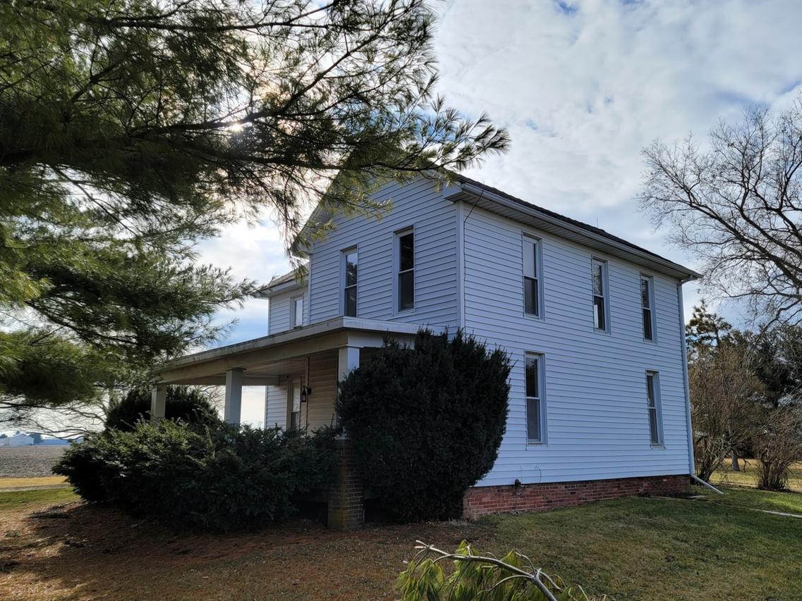 10007 N East County Line Rd., Argenta, IL 62501