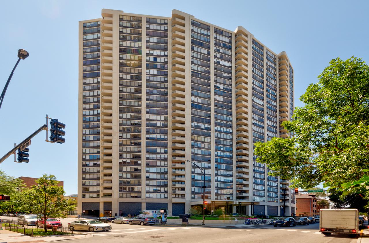 3930 N Pine Grove Ave. #503, Chicago, IL 60613