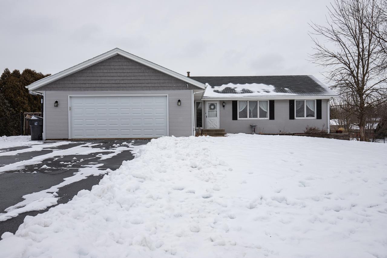 9479 Sagewood Dr., Roscoe, IL 61073
