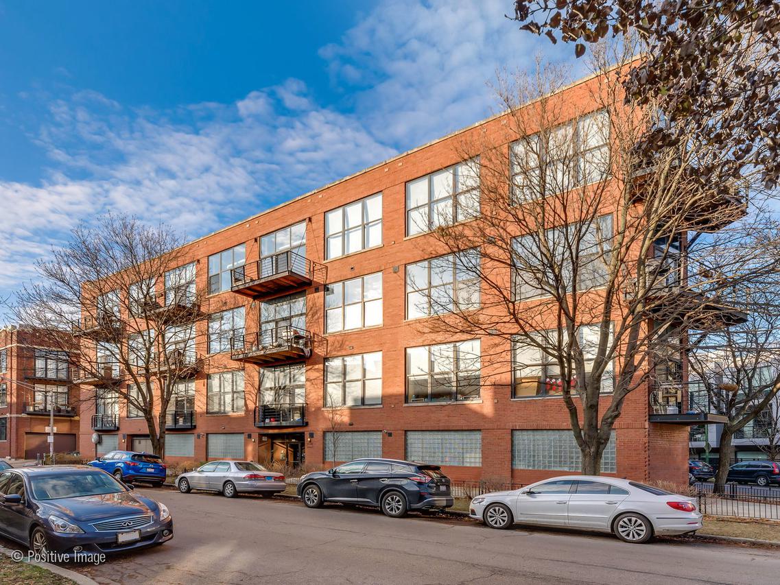 2210 W Wabansia Ave. #302, Chicago, IL 60647