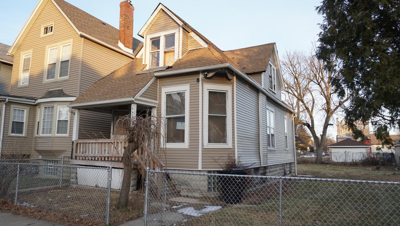 7629 S Dante Ave., Chicago, IL 60619