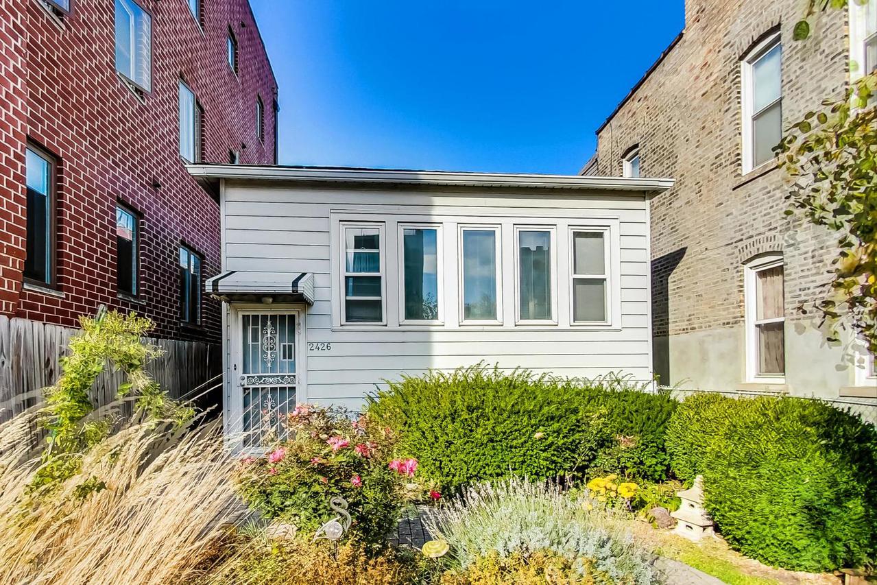 2426 W Augusta Blvd., Chicago, IL 60622