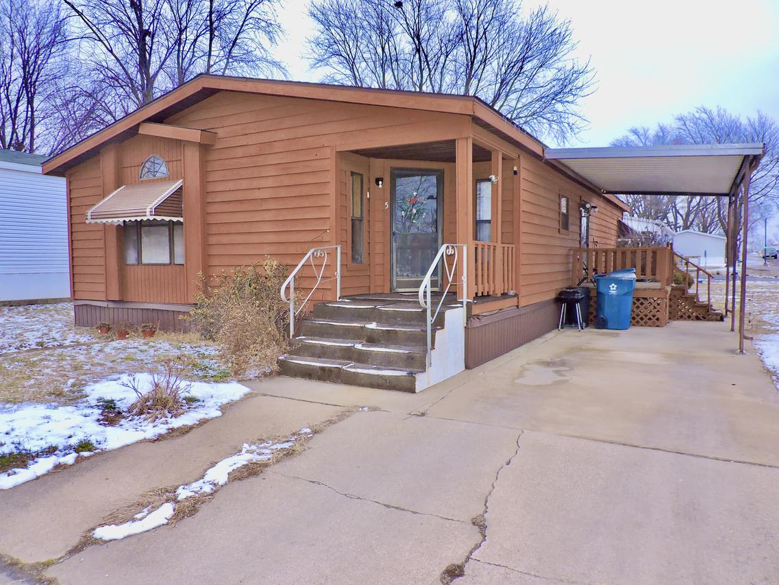 5 Berry Ln., Bourbonnais, IL 60914