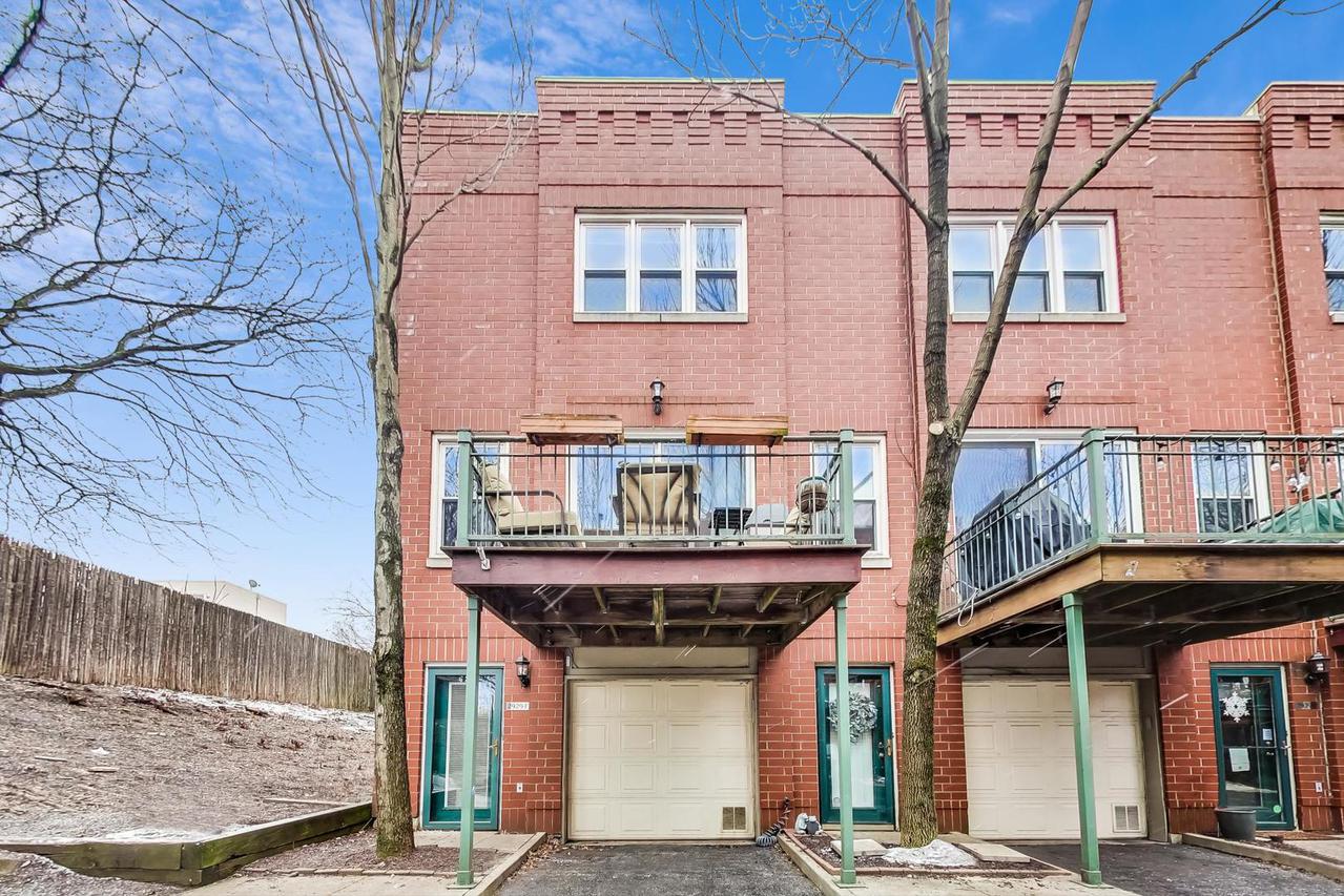 2929 N Honore St. #F, Chicago, IL 60657
