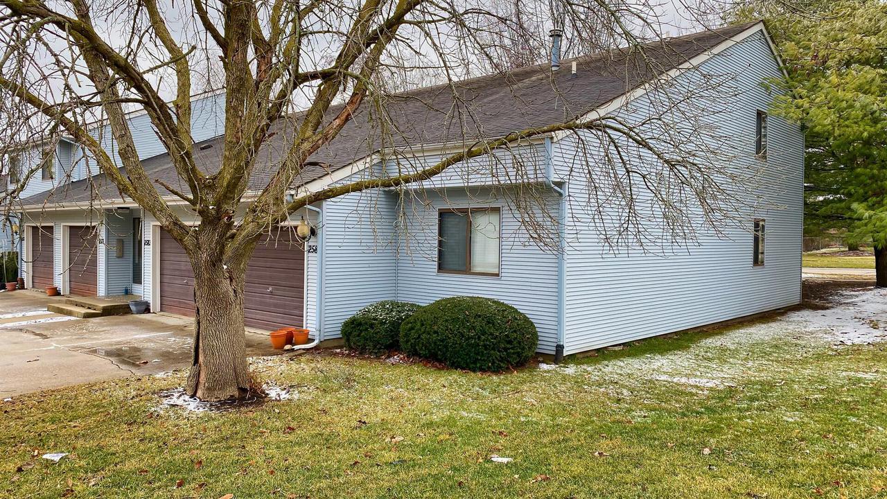 2581 Clayton Blvd., Champaign, IL 61822