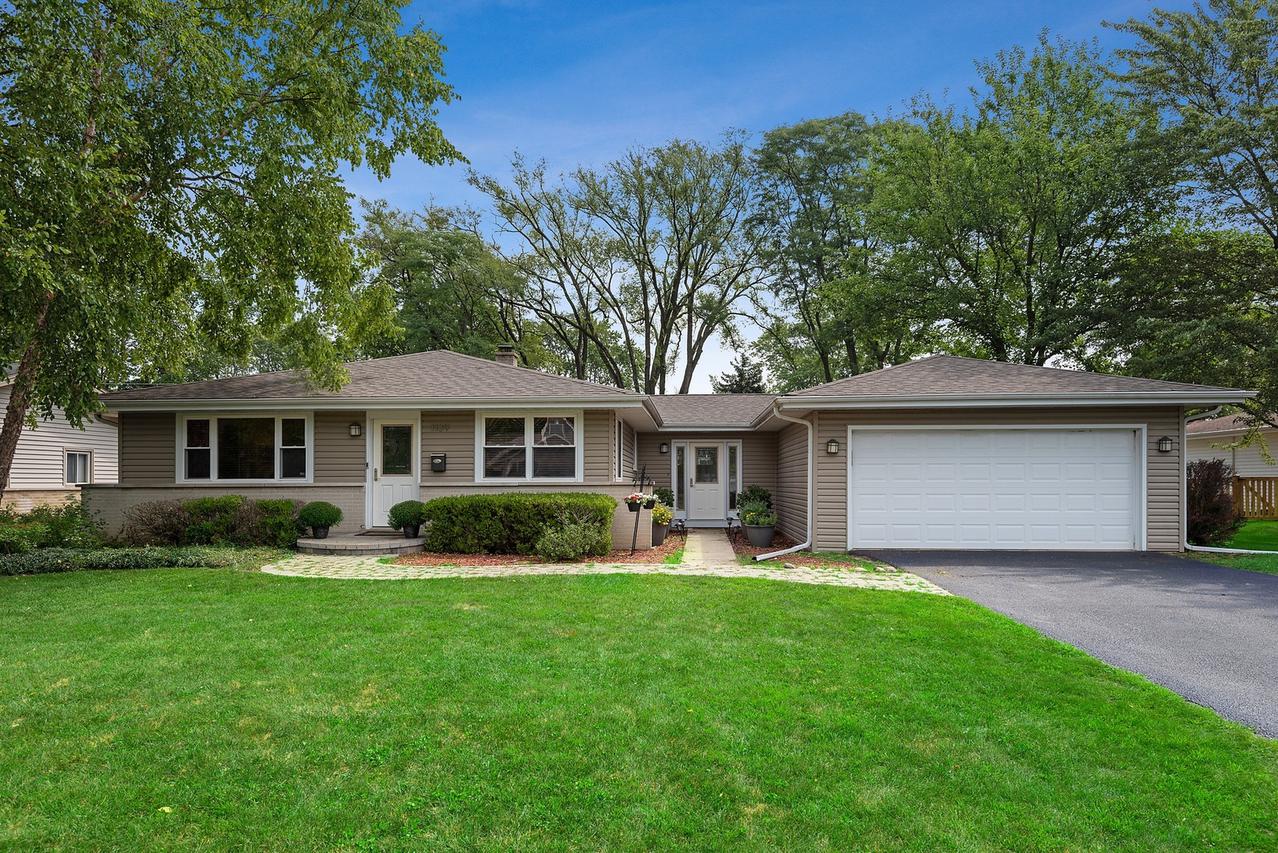 1139 Huber Ln., Glenview, IL 60025