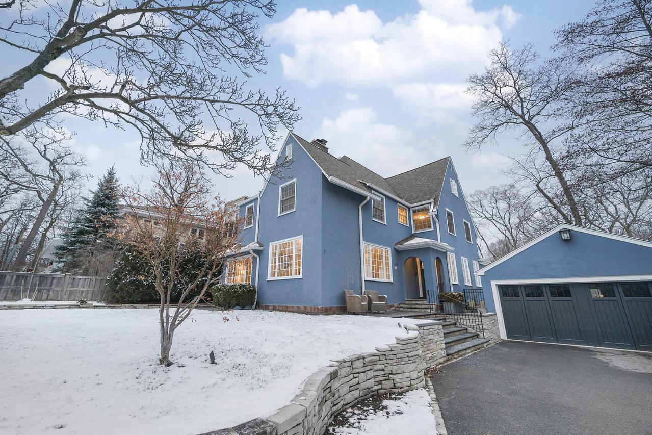 921 Sheridan Rd., Glencoe, IL 60022