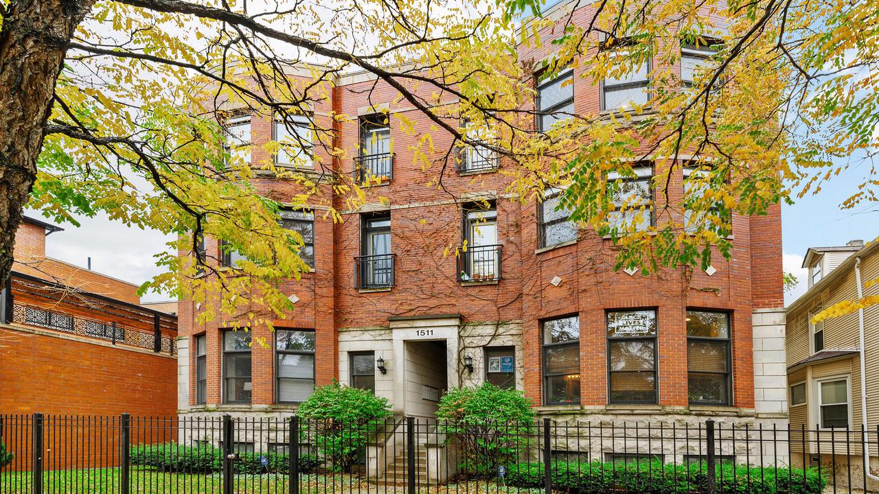1511 W Montrose Ave. #3W, Chicago, IL 60613