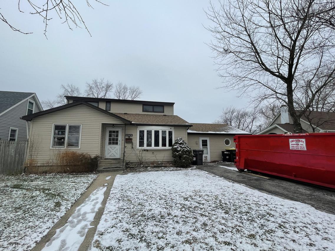 10624 Oak Park Ave., Chicago Ridge, IL 60415
