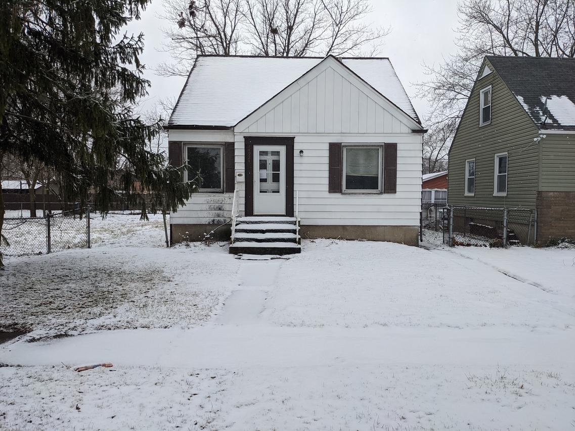 14924 E Riverside Dr., Harvey, IL 60426