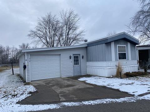 518 Carriage Ln., Gibson City, IL 60936