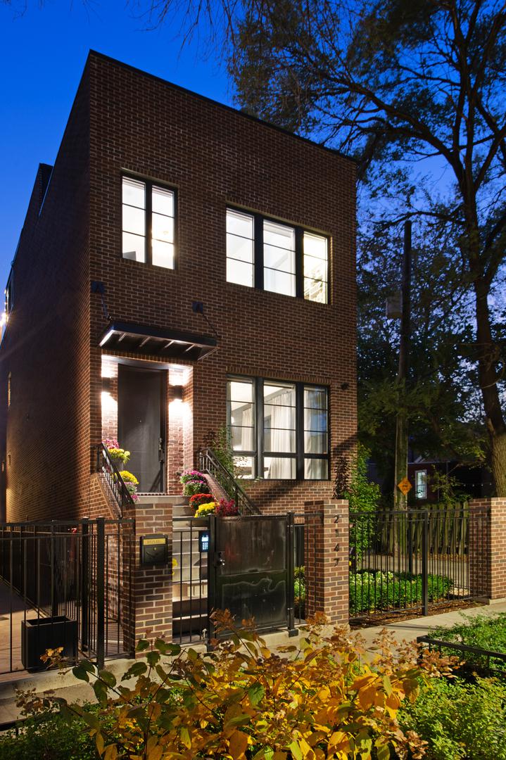 2147 W Moffat St., Chicago, IL 60647