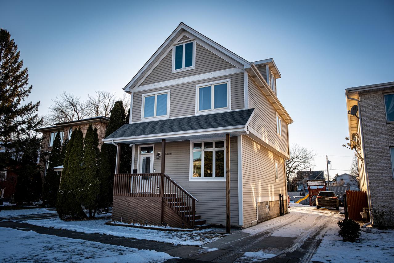 4008 Center Ave., Lyons, IL 60534