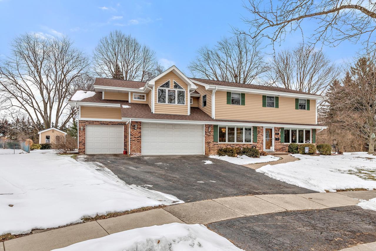 647 E Wilton Ct., Palatine, IL 60074