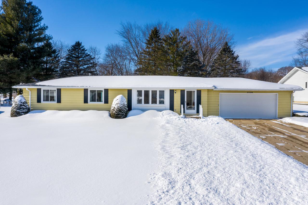 2026 Eagle Dr., Freeport, IL 61032
