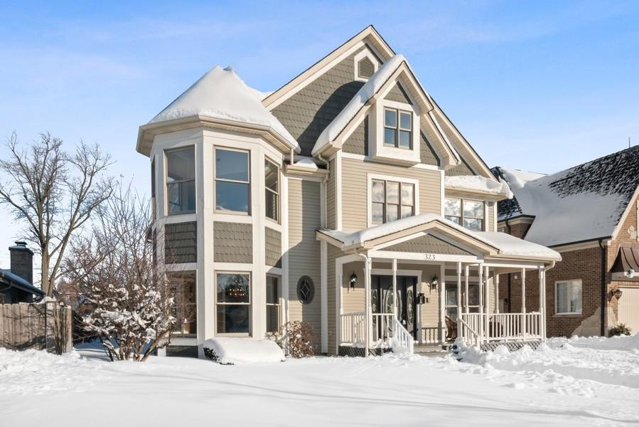 323 S Kenmore Ave., Elmhurst, IL 60126