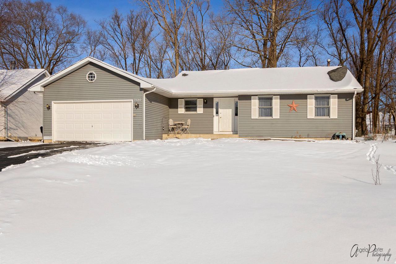 7520 Hickory Grove Dr., Wonder Lake, IL 60097
