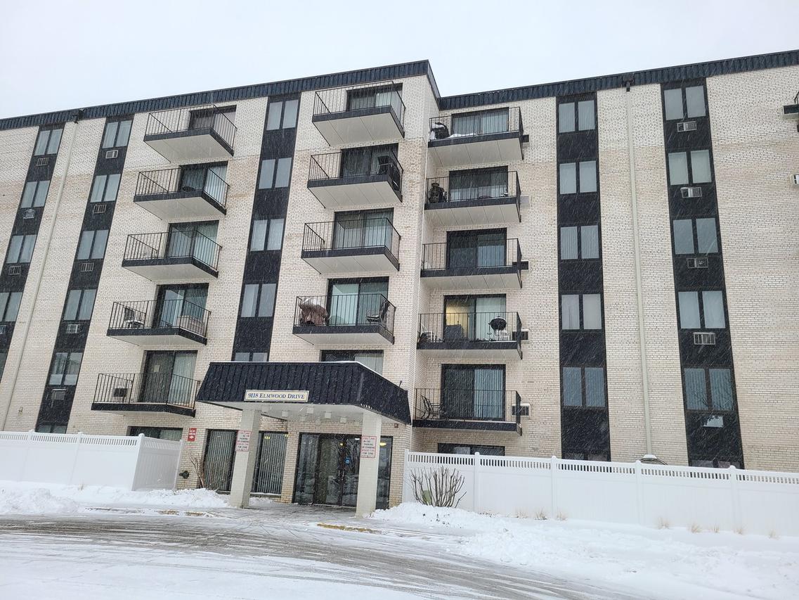 9118 W Elmwood Dr. #3N, Niles, IL 60714