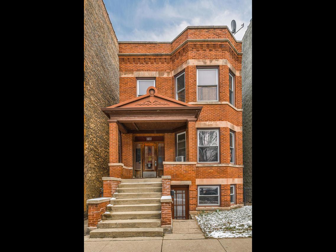 3651 N Damen Ave., Chicago, IL 60618