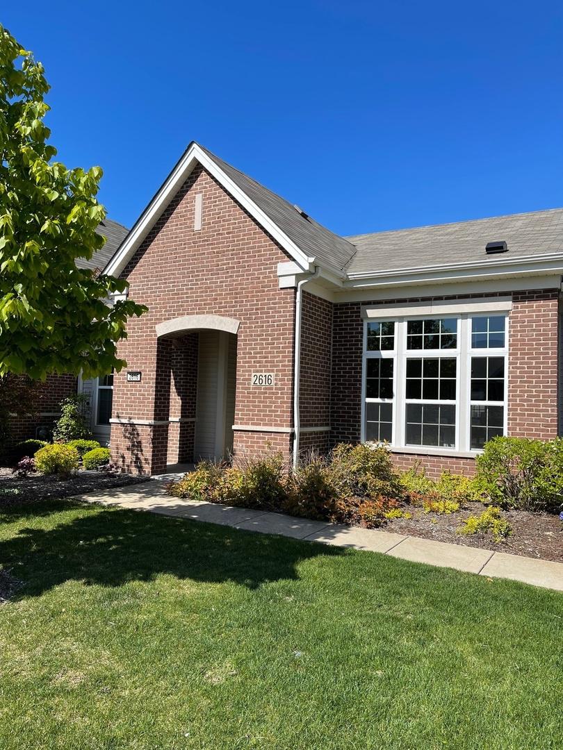 2616 Barrington Cir., Naperville, IL 60564