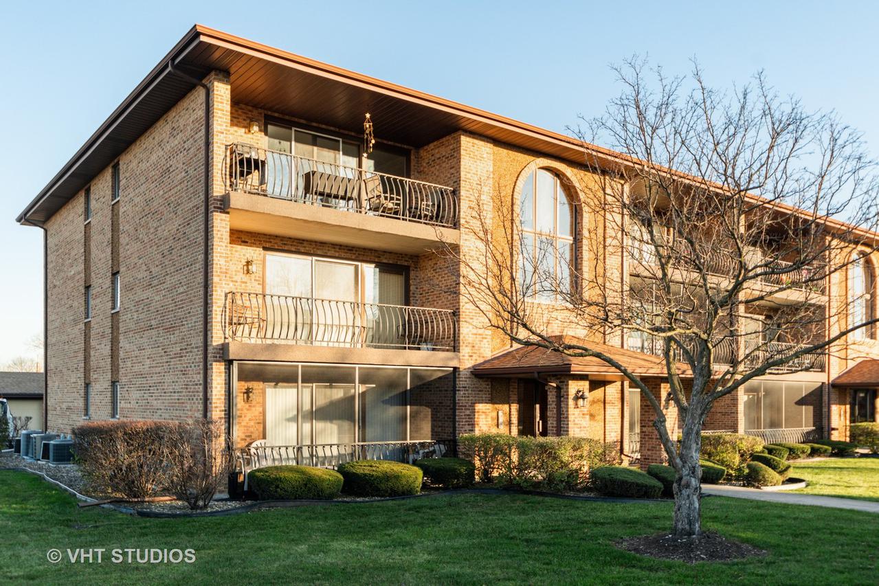 11101 Heritage Dr. #2D, Palos Hills, IL 60465