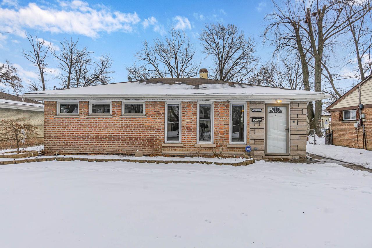 17247 Chicago Ave., Lansing, IL 60438