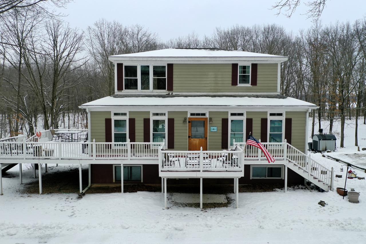 7923 Oak Run Dr., Dahinda, IL 61428