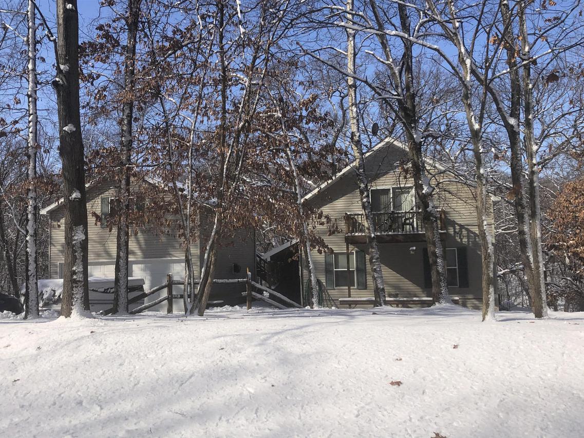 104 Indian Hills Dr., Putnam, IL 61560